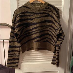 Kendall & Kylie Olive and Black Patterned Sweater